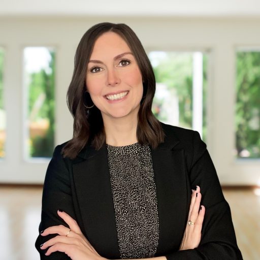 https://caseyfitzpatrick.sites.c21.homes/files/2025/05/cropped-Casey-Fitzpatrick-Headshot-Cropped.jpg